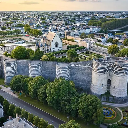 Apartament Angevin Avec Terrasse Et Wifi Rapide *